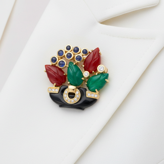 Estate Cartier Paris 1991 Revival "Tabriz Collection" Basket Diamond, Chalcedony, Sapphire, Black Onyx, Carnelion 18Kt Yellow Gold Pendant/Brooch — detail view
