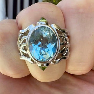 Estate Designer K.C. 7.00ct Aquamarina and Peridot 18k White Gold Ring — side view