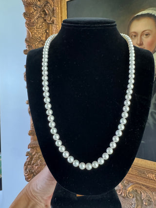 Estate Modern 6.50 x 7.00 mm Japanese Akoya Cultured Pearls 24" 14kt Yellow Gold Necklace — scale view