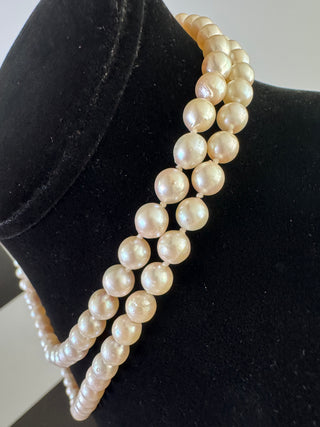Estate Modern 1990's Japanese Akoya Cultured Pearls 36" 14kt Yellow Gold Necklace — detail view