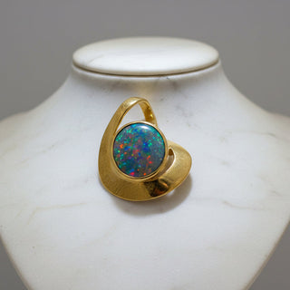 Estate Designer Simon Golub 5.50ct Natural Black Opal and 18Kt Yellow Gold Pendant — detail view