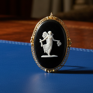 English Modern Wedgewood 36x25mm Cameo 14kt Yellow Gold — side view