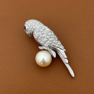 Modern Estate Diamond and South Sea Peal, Ruby 18Kt White Gold Parrot Brooch — detail view