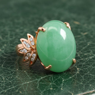 Estate jewelry — Estate Modern 1980's 23.00ct Jade and Diamond 14Kt Yellow Gold Ring