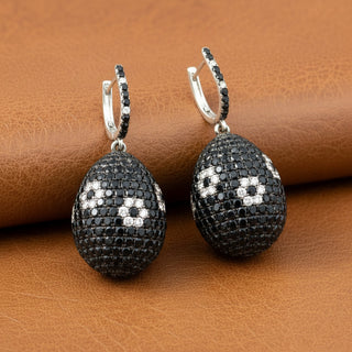 Estate jewelry — Estate Designer Atkins 23.35ctw White and Black Diamond 18kt White Gold Dangle Earring