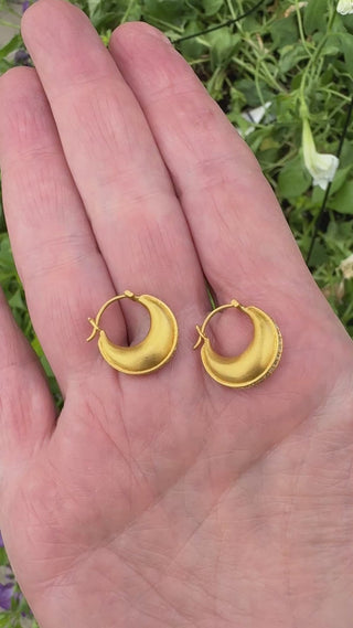 Estate Modern Diamond 18Kt Yellow Gold Earring — side view
