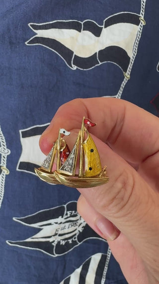 Estate Diamond and Enamel 18Kt Yellow/White Gold Sailboat Brooch — side view