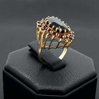 Estate English Garnet and 9K Yellow Gold Ring — scale view