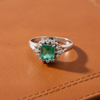 Estate Fine Emerald and Diamond Platinum Ring — scale view