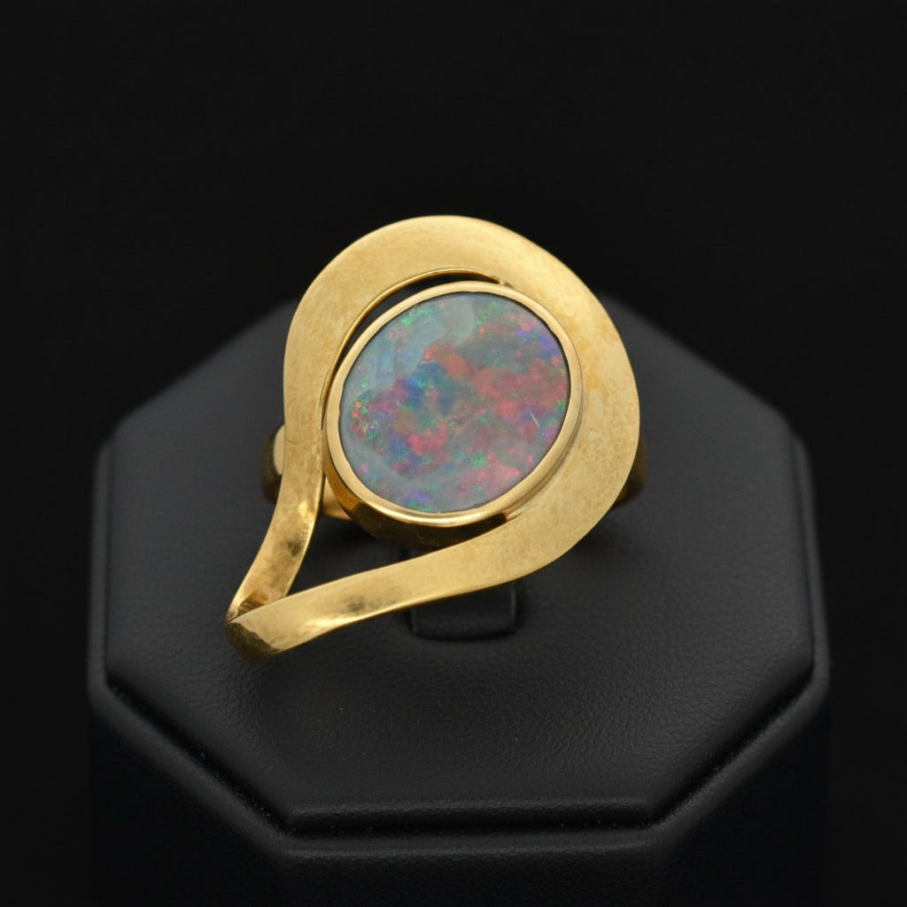 Estate Designer Simon Golub 5.50ct Natural Black Opal and 18Kt Yellow Gold Pendant — scale view