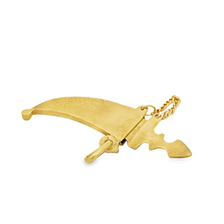 Estate Uno A Erre Italia Coltello Pendant 18K Yellow Gold 3.67g — detail view