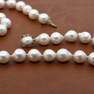 Estate 9.00 - 9.50mm South Sea Pearl Necklace — detail view