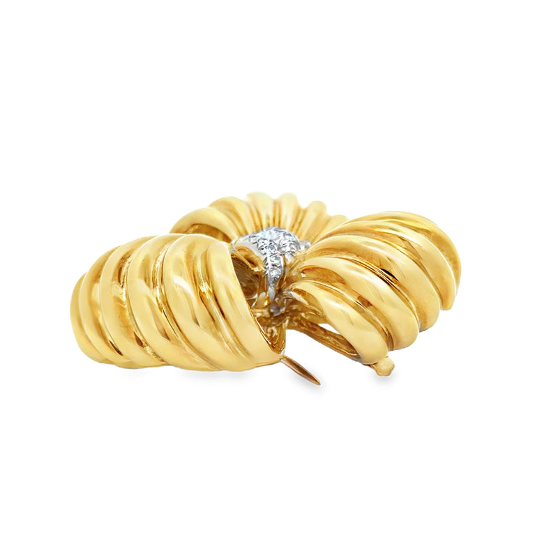 Estate Modern Italian 1980's 18kt Yellow Gold Diamond Flower Brooch — detail view