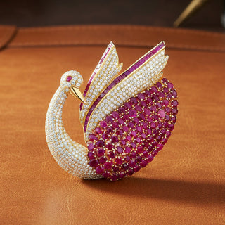 Estate Modern 1980's 22.00ctw Ruby and 5.50 ctw Diamond 14Kt Yellow Gold Swan Pendant/Brooch — detail view