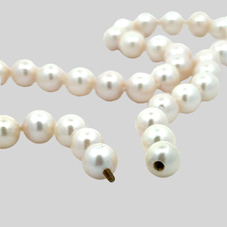 Estate Modern 1960's Japanese Akoya 8.00-8.50 mm Cultured Pearl Necklace — detail view