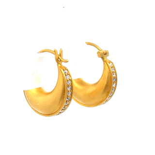 Estate Modern Diamond 18Kt Yellow Gold Earring — alternate view