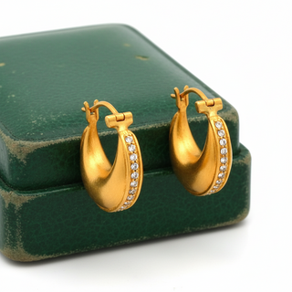 Estate Modern Diamond 18Kt Yellow Gold Earring