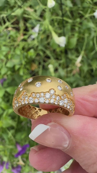 Estate Modern .60 ctw Diamond And 18kt Yellow Gold Ring — detail view