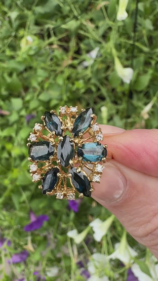 Estate Modern Blue Sapphire And Diamond 14kt Yellow Gold Cluster Ring — detail view