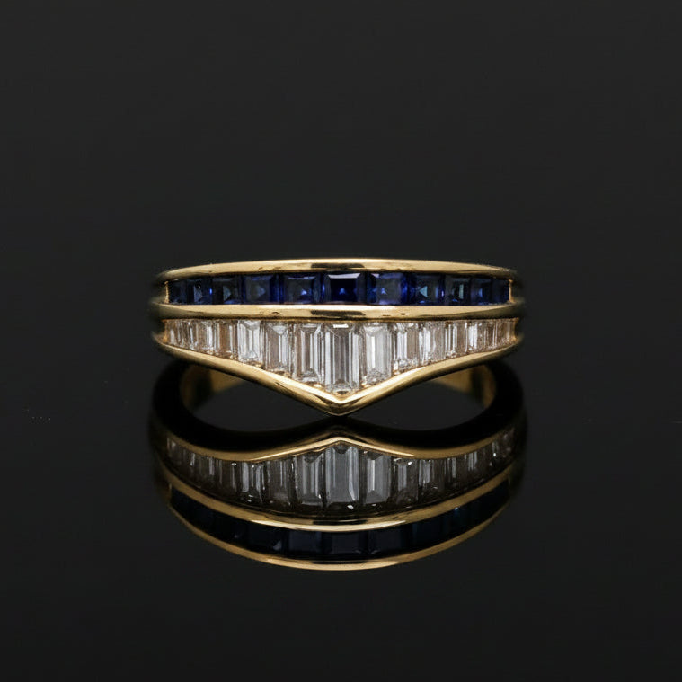 Estate jewelry — A Chevron of Sapphires, in Yellow Gold, Sapphire, cabochon cut, 0.80 cttw, VS1-VS2 clarity