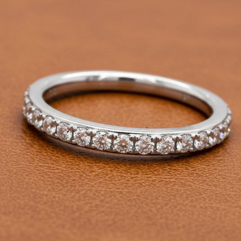 Estate jewelry — Maya Lianna Diamond and 14K White Gold Anniversary Ring, Diamonds 0.39 ctw H-I color SI1-SI2