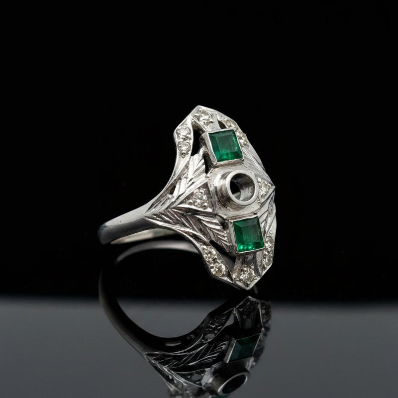 Estate jewelry — An Emerald-Flanked Semi-Mount, in White Gold, Emerald, pear/square cut, 0.45 cttw (2 side stones)