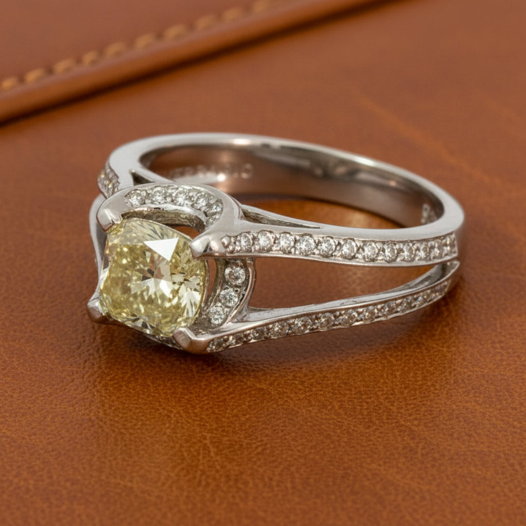 Estate jewelry — Estate Designer Verragio 1.21 ct Natural Fancy Yellow (GIA) Diamond 18K White Gold Ring, Diamonds 0.33 ctw G-H color I1
