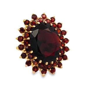 Estate jewelry — Estate English Garnet and 9K Yellow Gold Ring