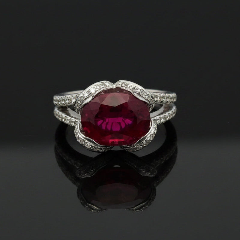 Estate jewelry — A Rubellite, in White Gold, Rubellite tourmaline, cushion cut, 4.99 ct