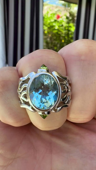 Estate Designer K.C. 7.00ct Aquamarina and Peridot 18k White Gold Ring — detail view